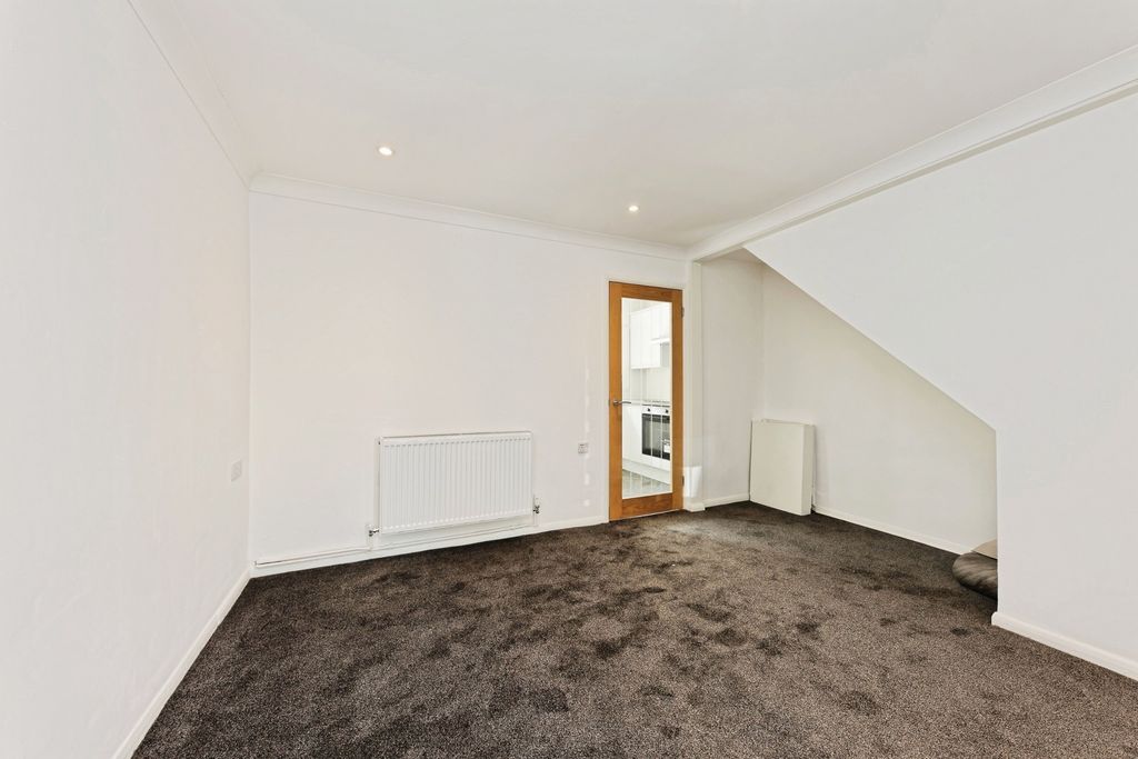 Property photo 3 of 19 Pbox-Img.Jpg