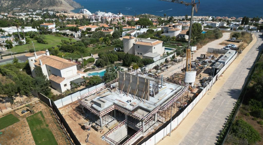 Property photo 1 of 28