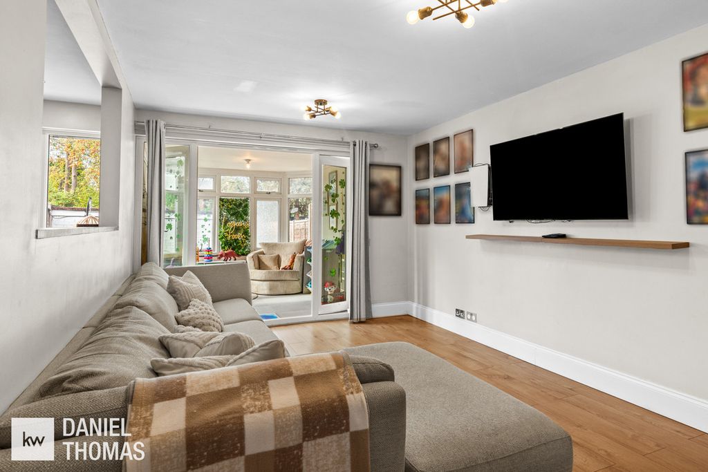 Property photo 2 of 31