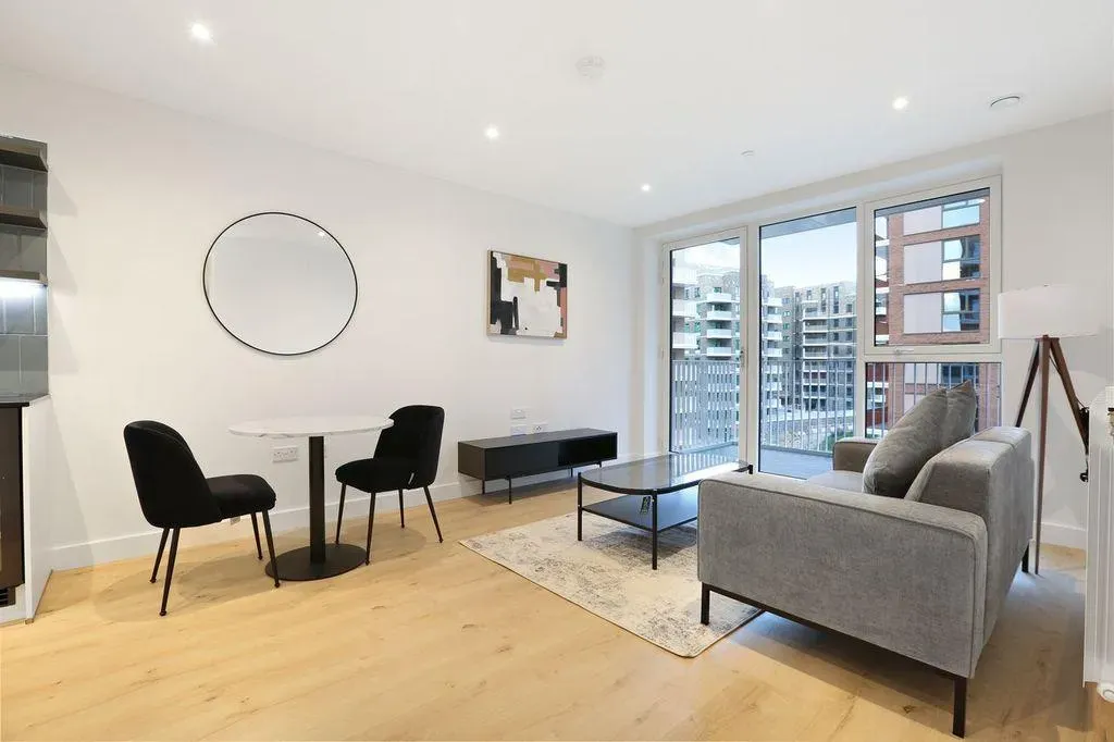 Property photo 2 of 12