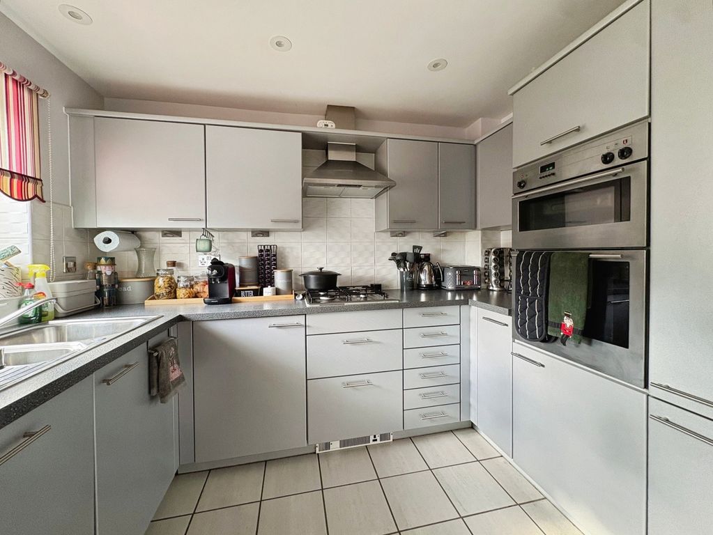 Property photo 3 of 9 Pbox-Img.Jpg