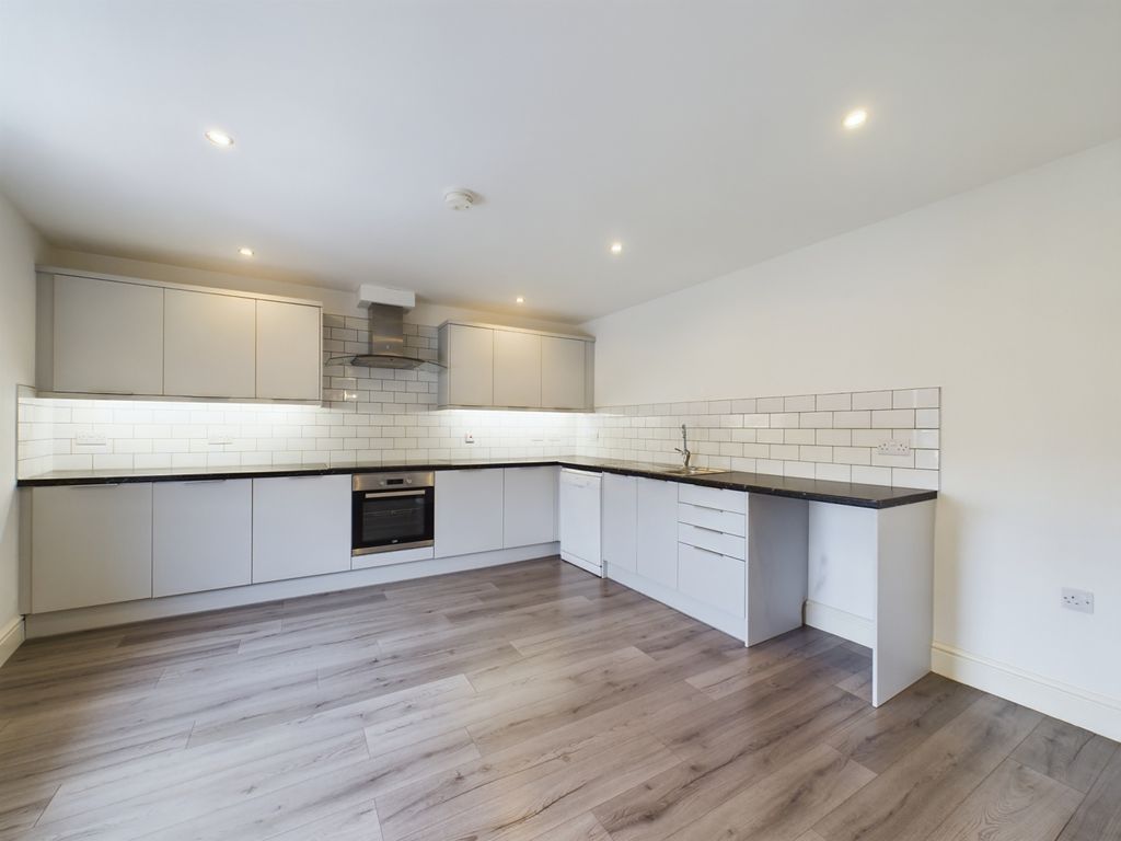 Property photo 1 of 9 Kitchen