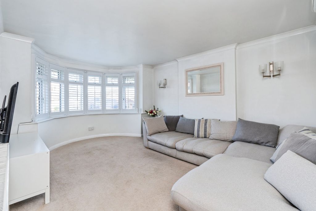 Property photo 3 of 17 Photo