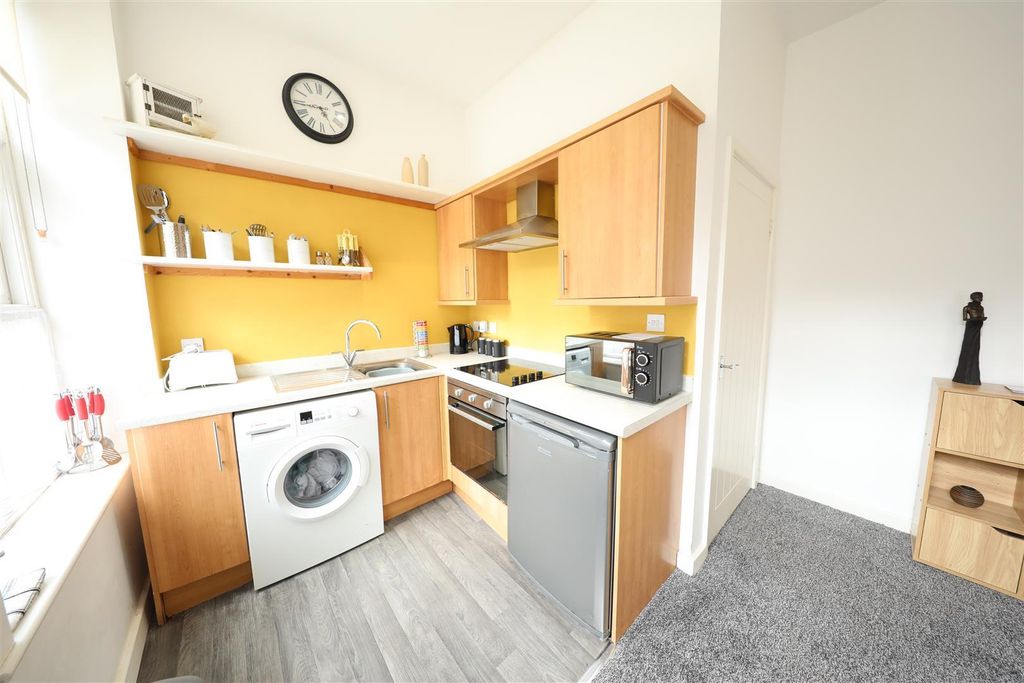 Property photo 3 of 24