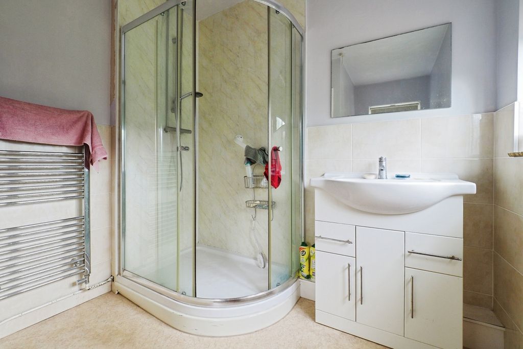 Property photo 3 of 17 Shower Room