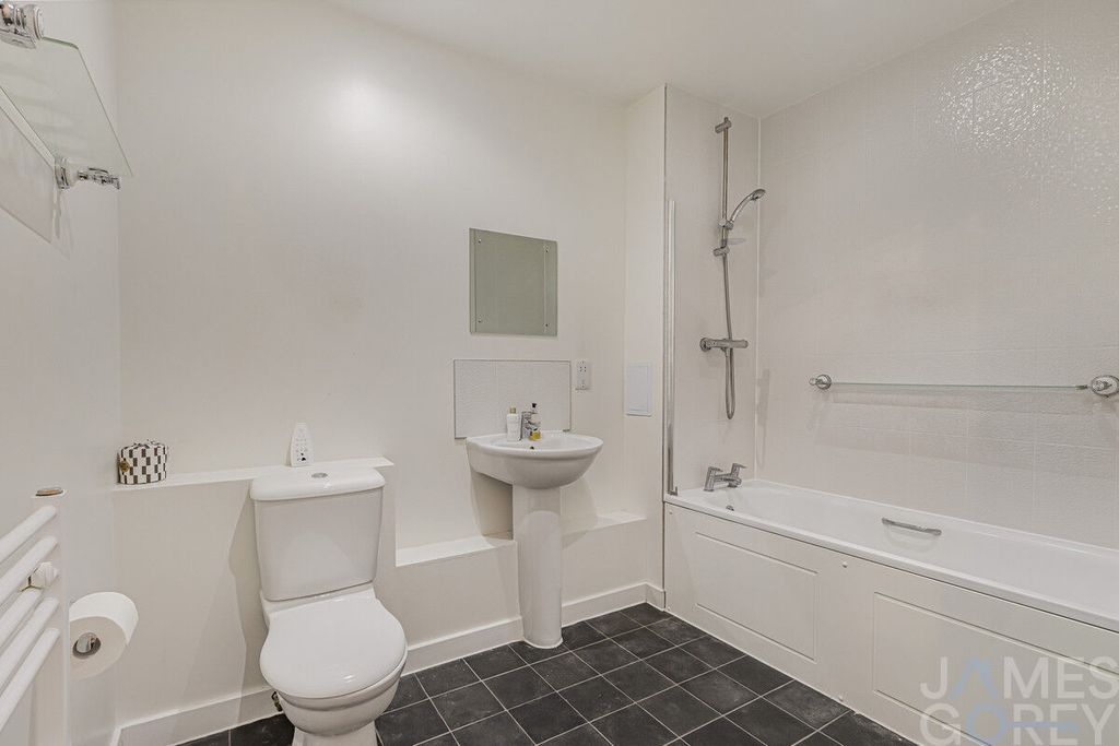Property photo 3 of 12