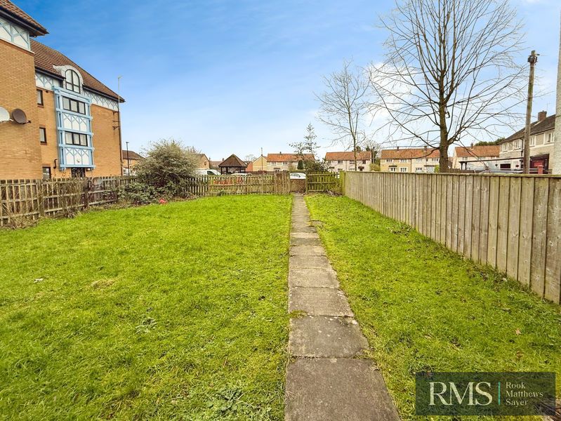 Property photo 3 of 9 Photo 6