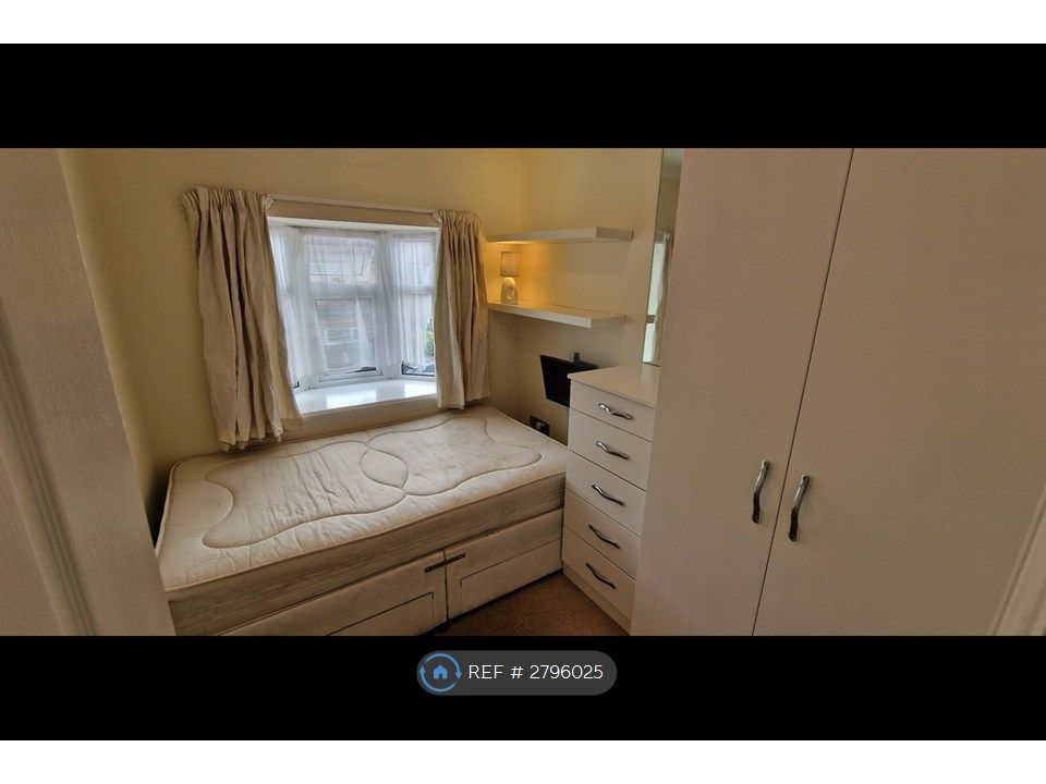 Property photo 1 of 10 Single Room