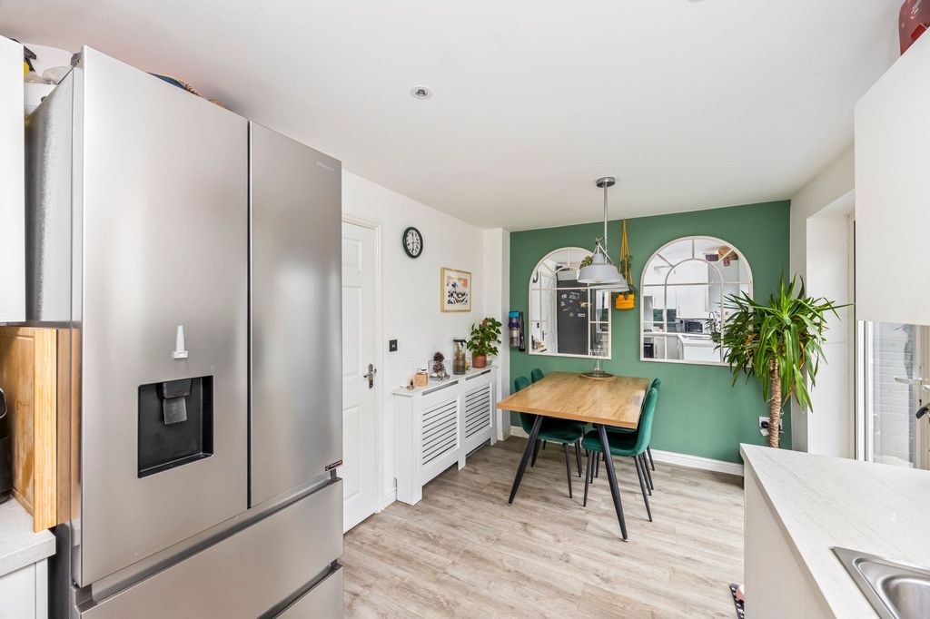 Property photo 3 of 17 Dining