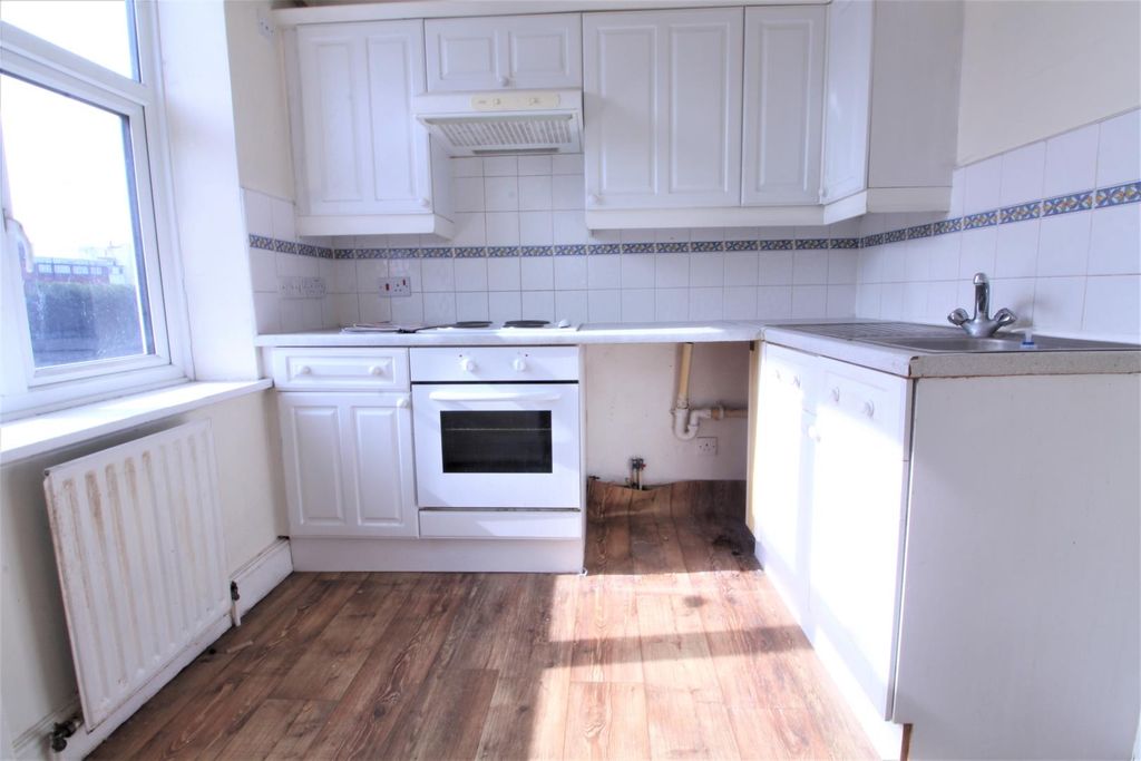 Property photo 1 of 5