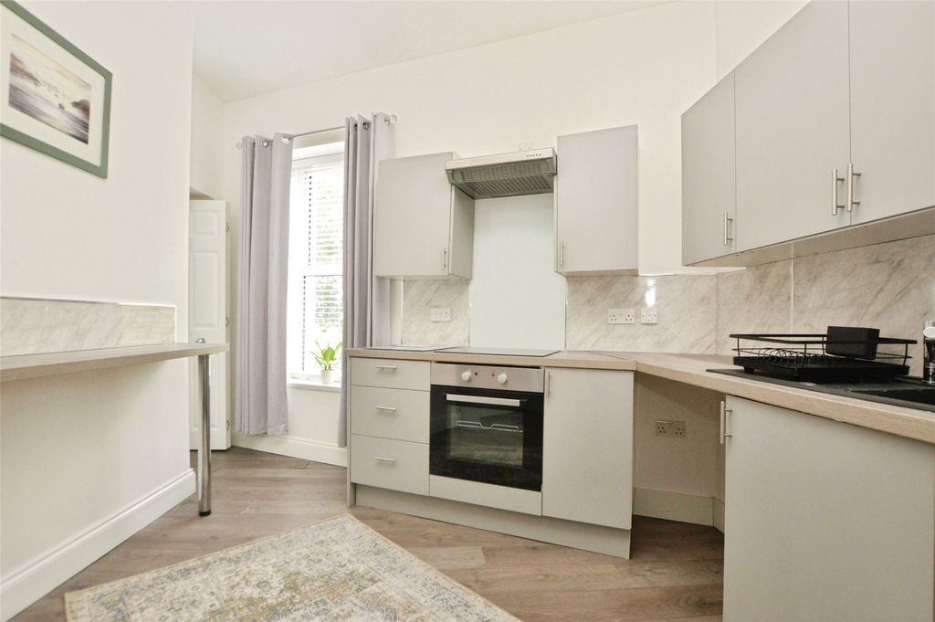 Property photo 2 of 9 2 - Picture No. 20
