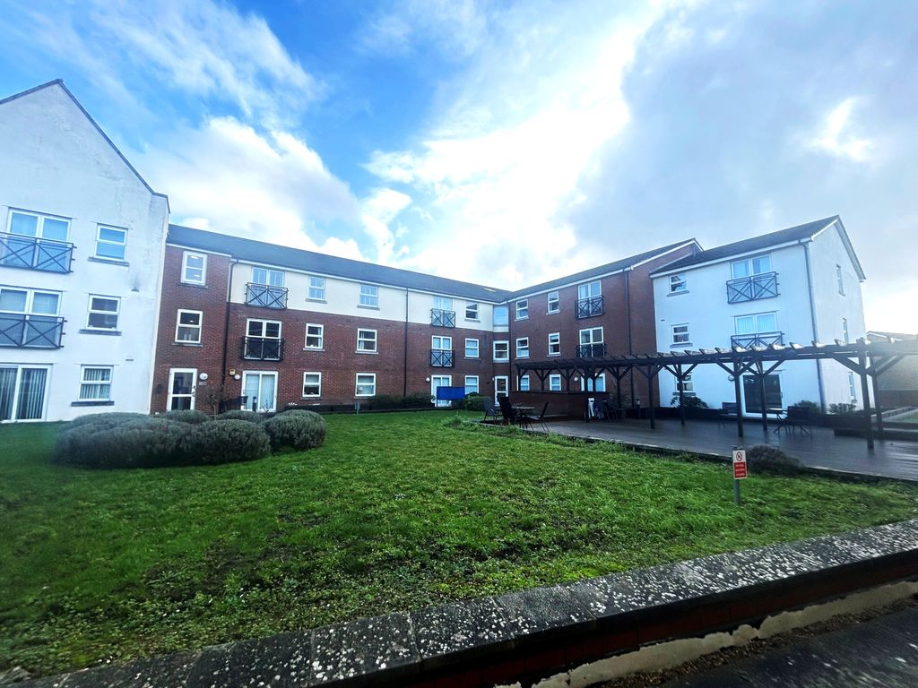 Property photo 1 of 8 Garden