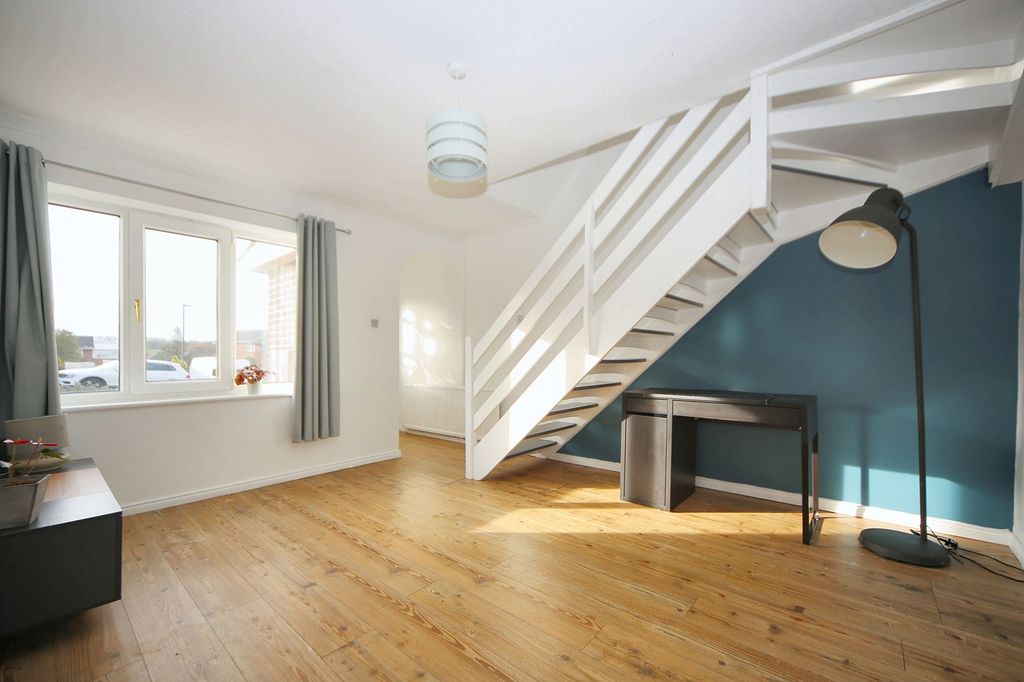 Property photo 2 of 21