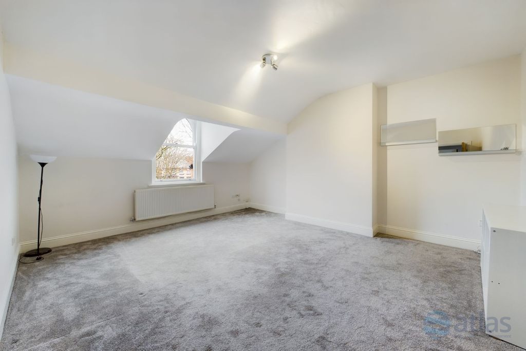 Property photo 3 of 10 Living Room
