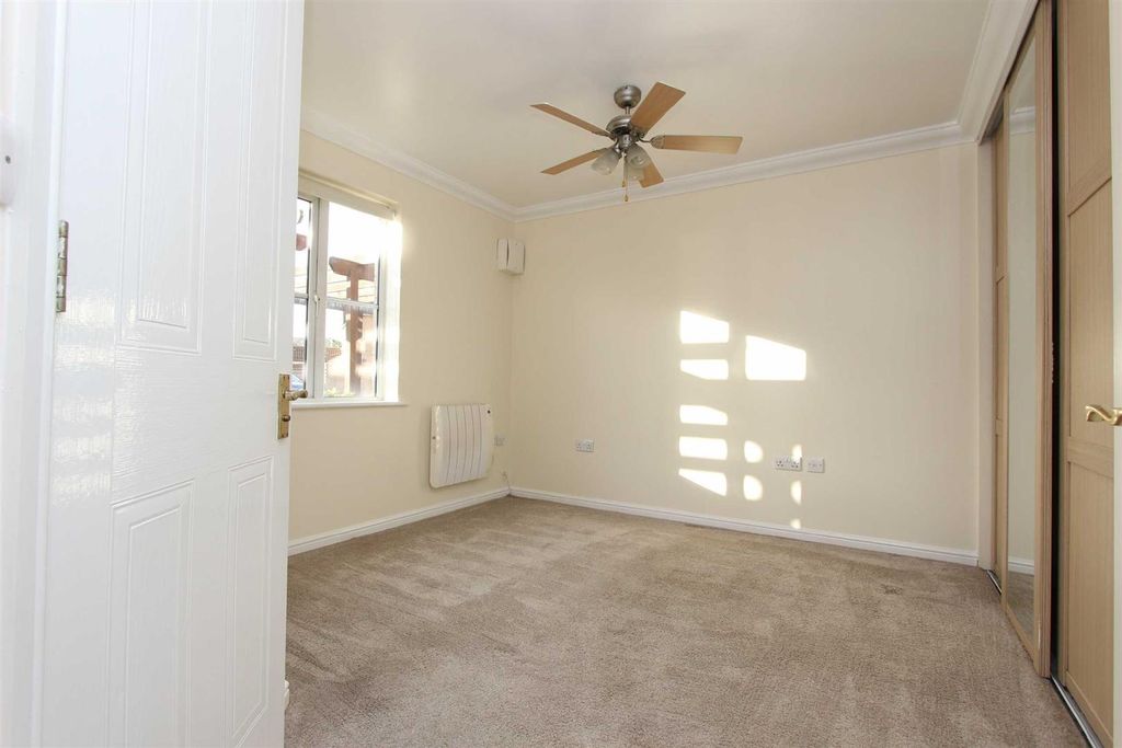 Property photo 2 of 8