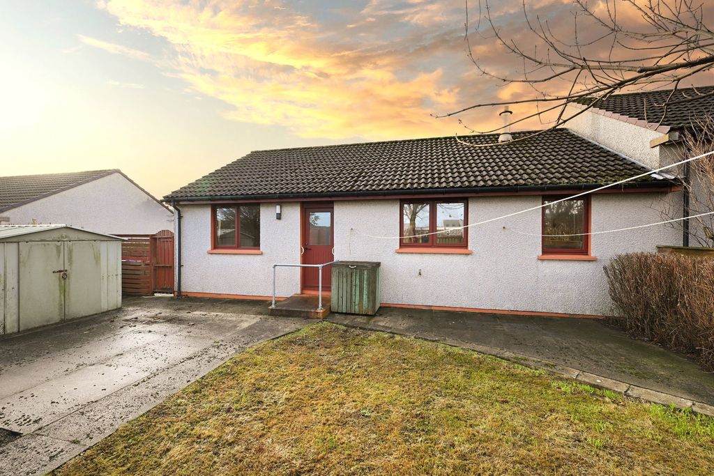 Property photo 2 of 36
