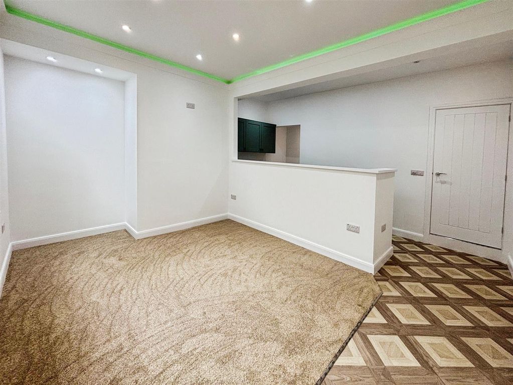 Property photo 3 of 14 Kitchen/Living Room