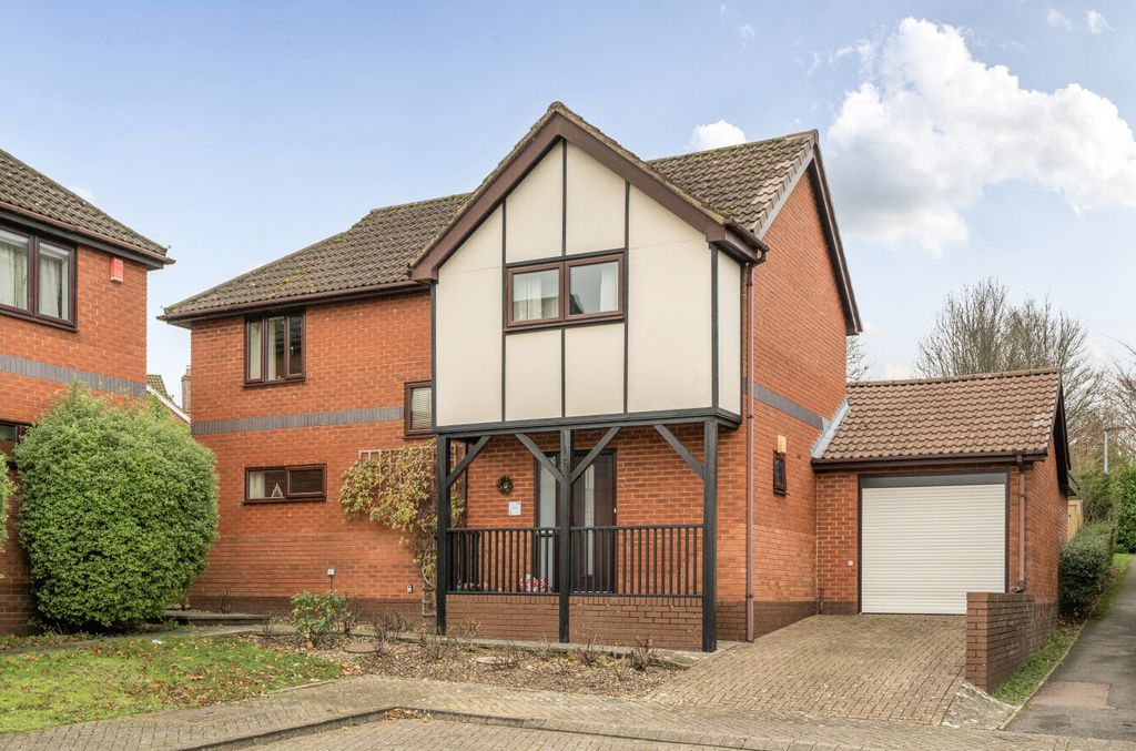 Property photo 1 of 16 1388748-1-693Aeaa...