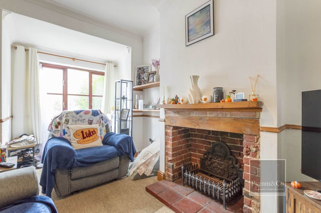 Property photo 2 of 10