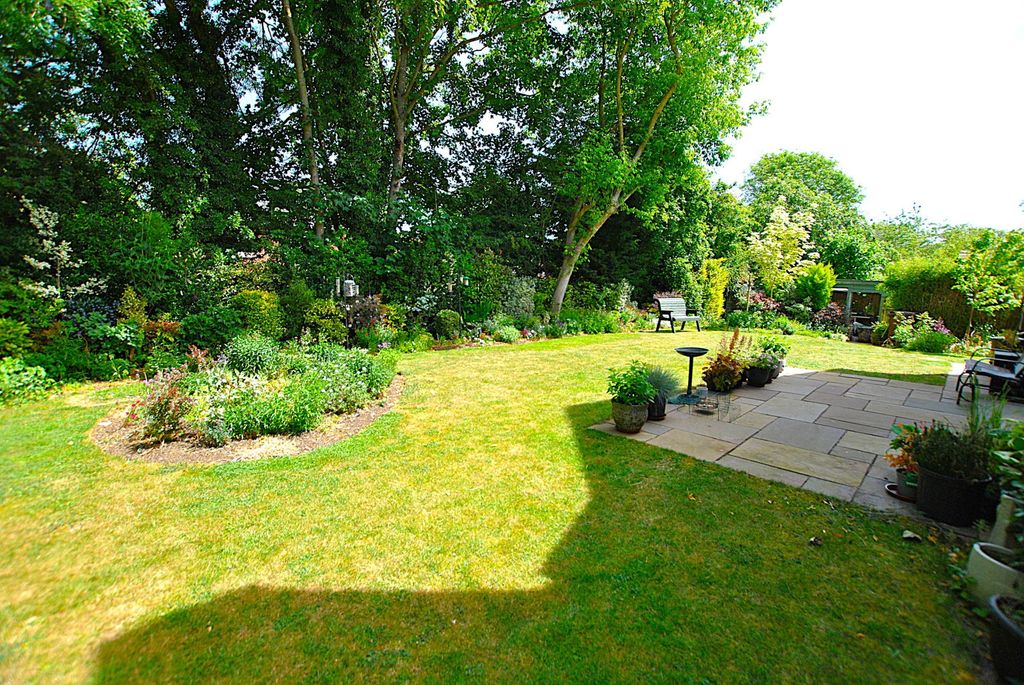 Property photo 3 of 21