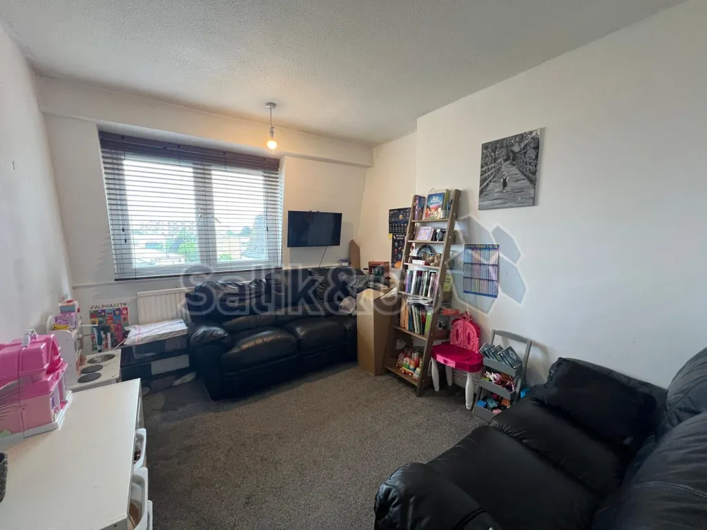 Property photo 3 of 6 Image 3