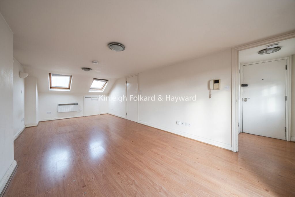 Property photo 2 of 6 9d768c27-E08d-4A3B-A