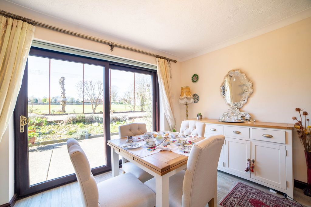 Property photo 2 of 25 Dining Area