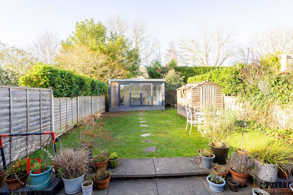 Property photo 3 of 25