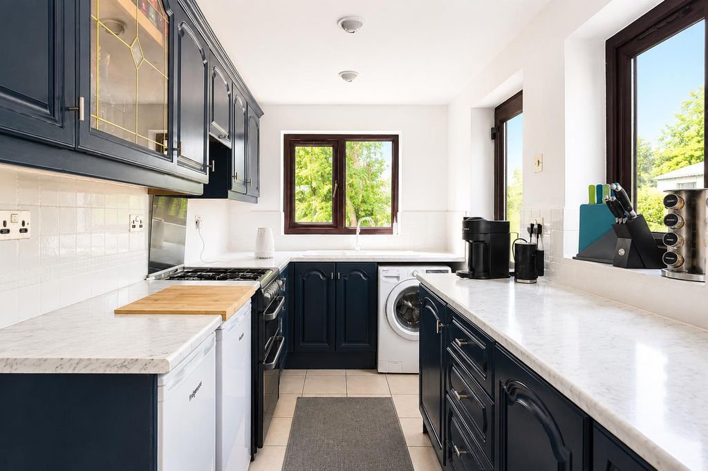 Property photo 2 of 31 C7F397B2-5Dbd-4Dfb-8951-De110C44056D.Png