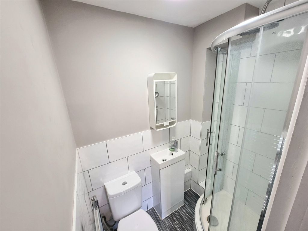 Property photo 2 of 8 Picture No. 23