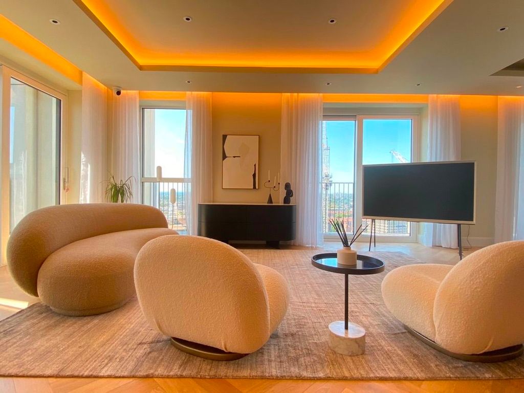 Property photo 2 of 35