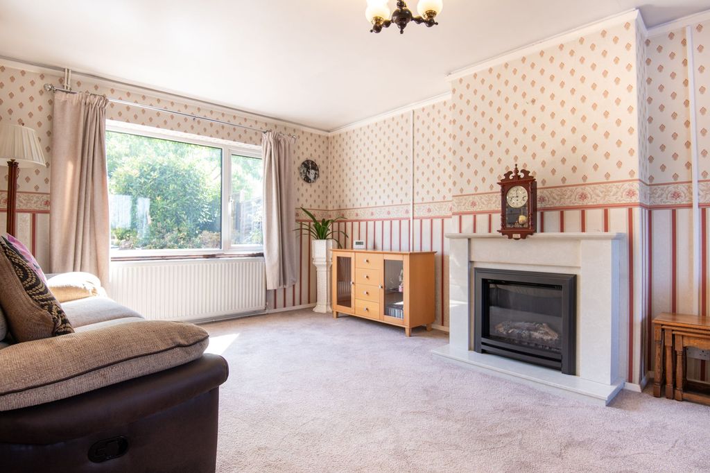 Property photo 2 of 24