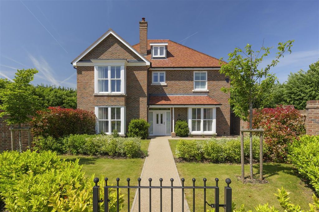Property photo 2 of 30