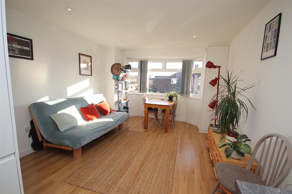 Property photo 3 of 11 Img_5930.Jpg