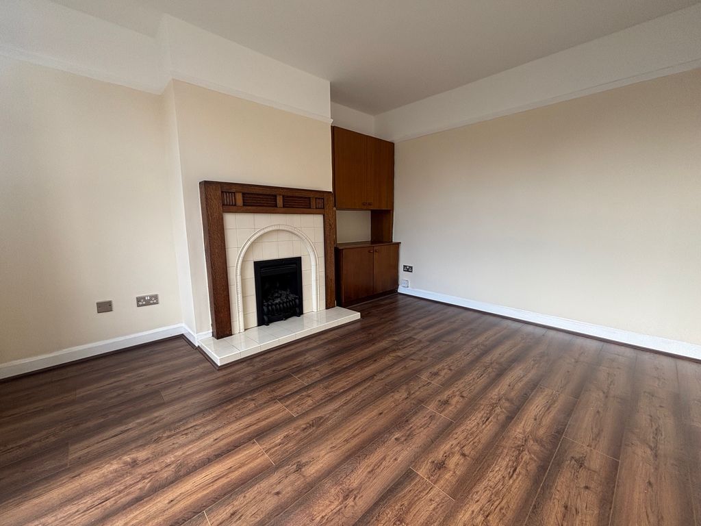 Property photo 2 of 16 Image