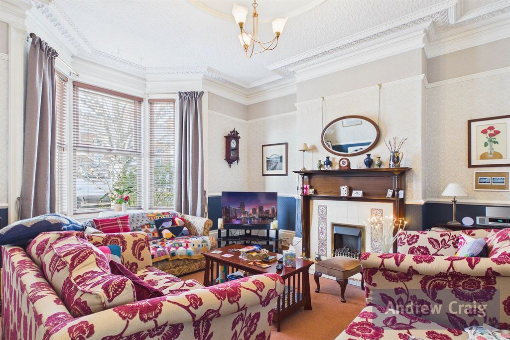 Property photo 2 of 24 Living Room