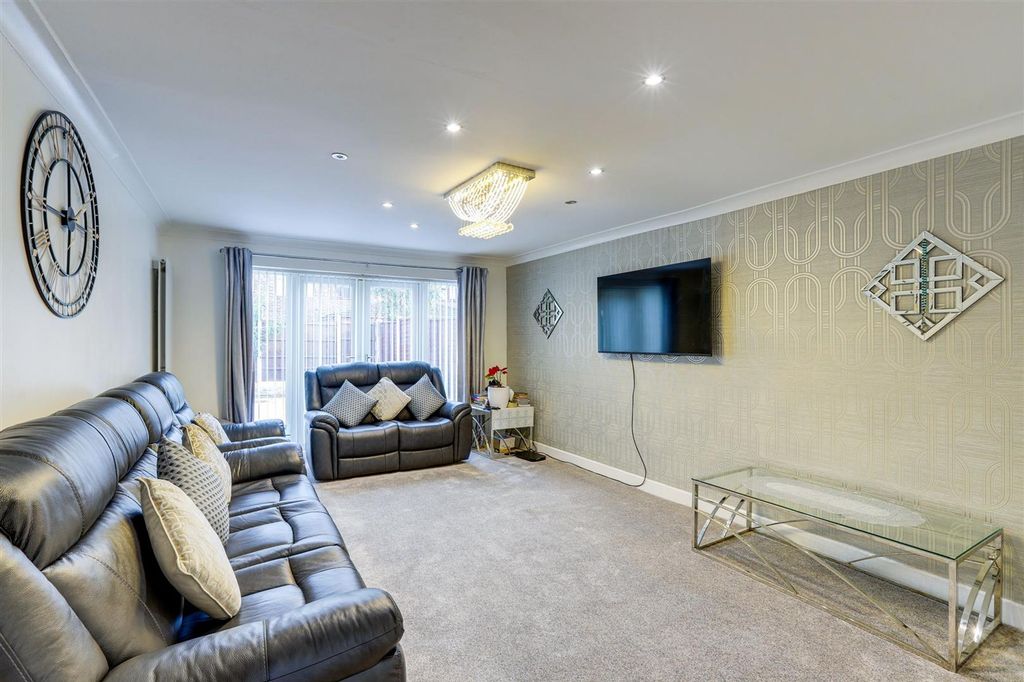 Property photo 2 of 22