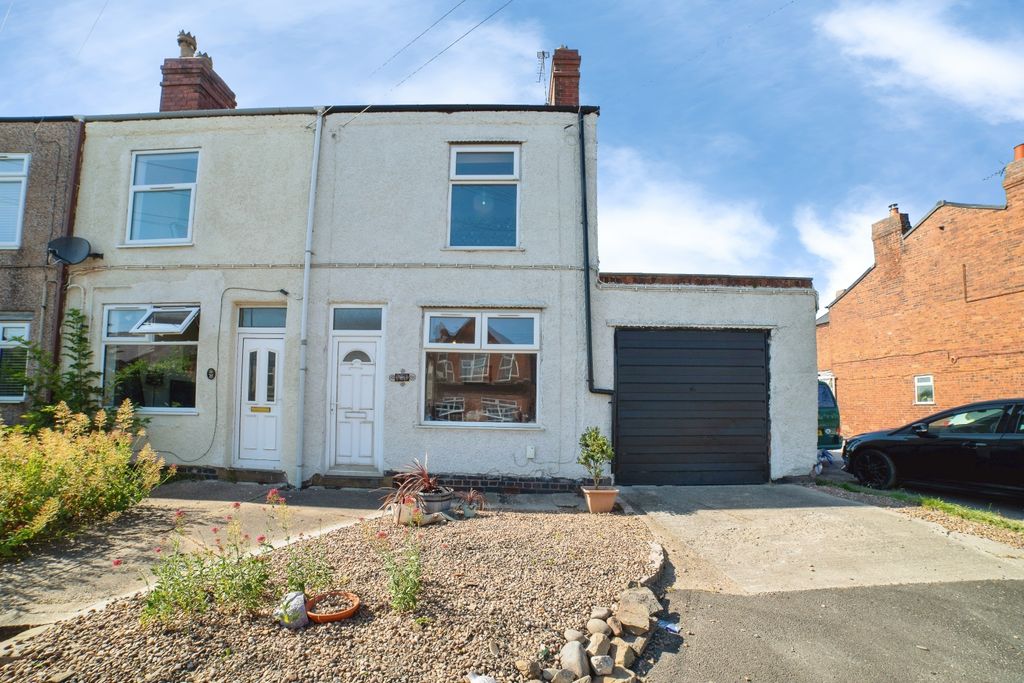 Property photo 1 of 32