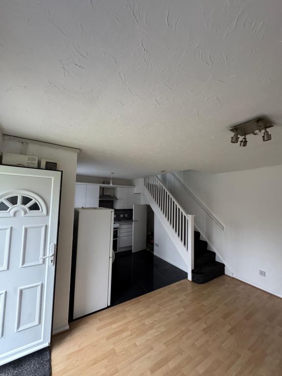 Property photo 2 of 6