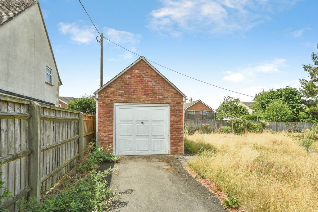 Property photo 2 of 14