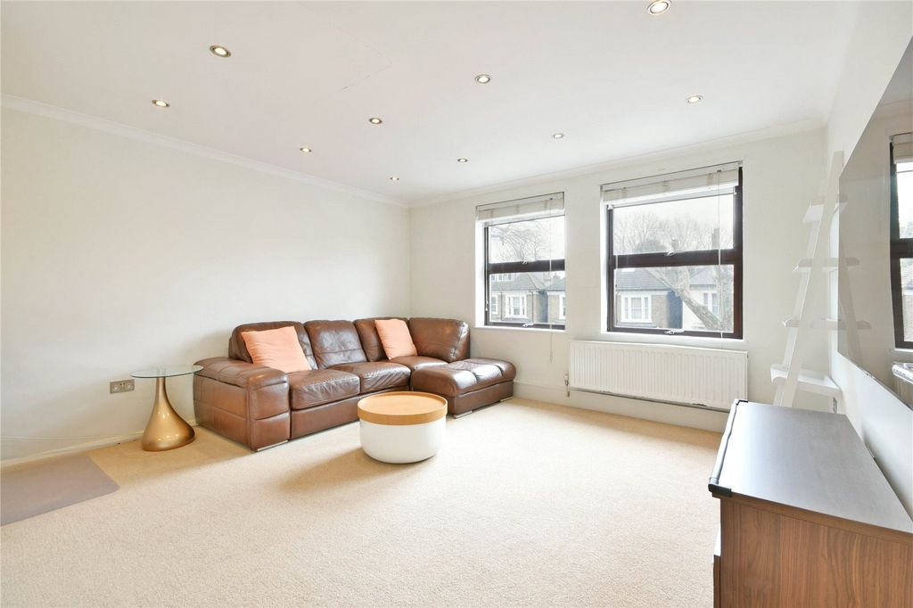 Property photo 1 of 17 Picture No. 13
