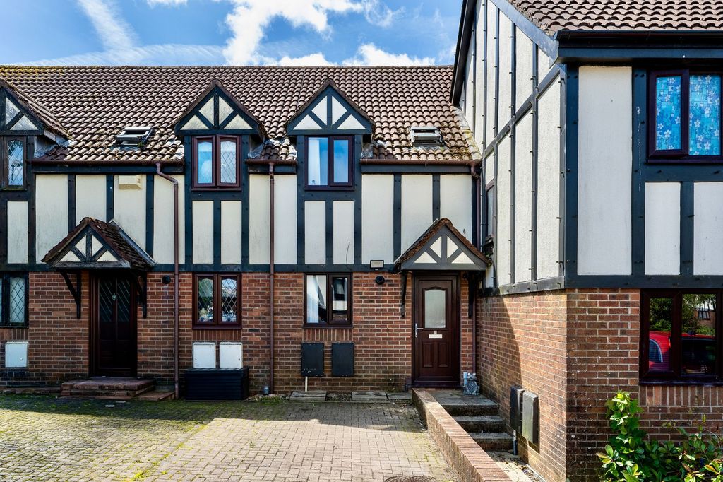 Property photo 1 of 17