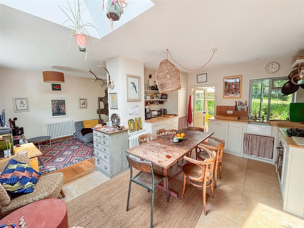 Property photo 3 of 36