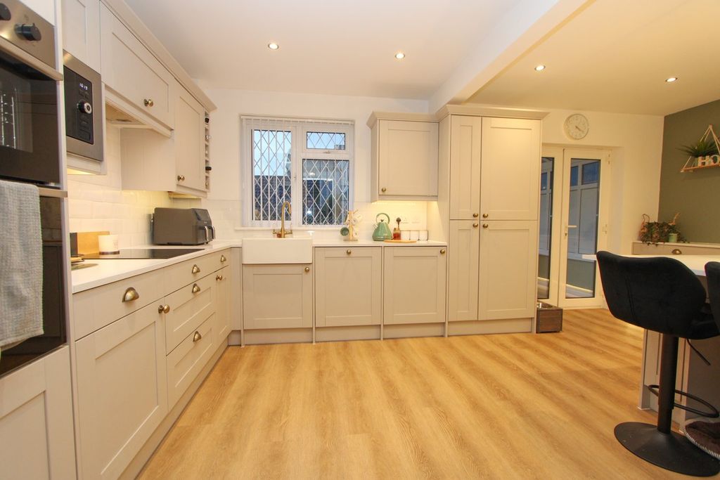 Property photo 3 of 29