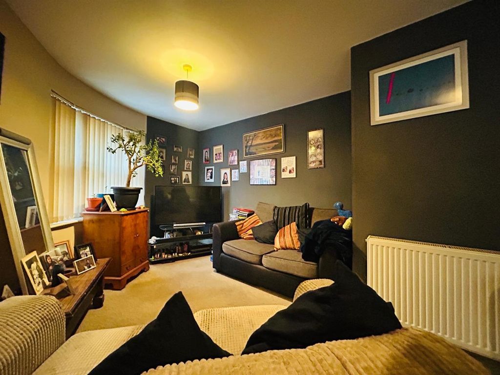 Property photo 2 of 9 Living Room