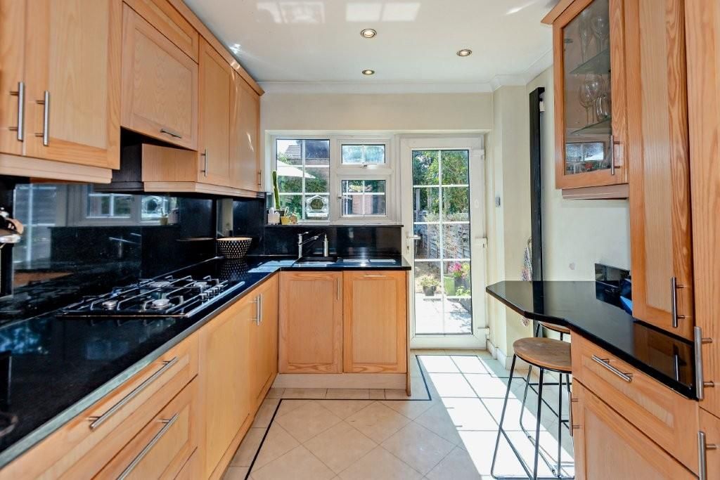 Property photo 2 of 19 Kitchen