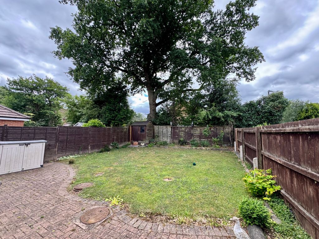 Property photo 2 of 13 Garden