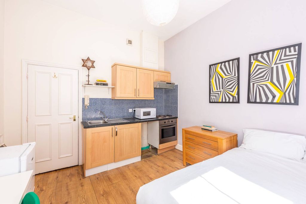 Property photo 2 of 5