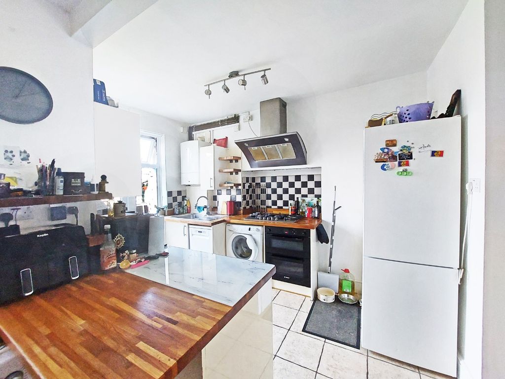 Property photo 3 of 11 4955064