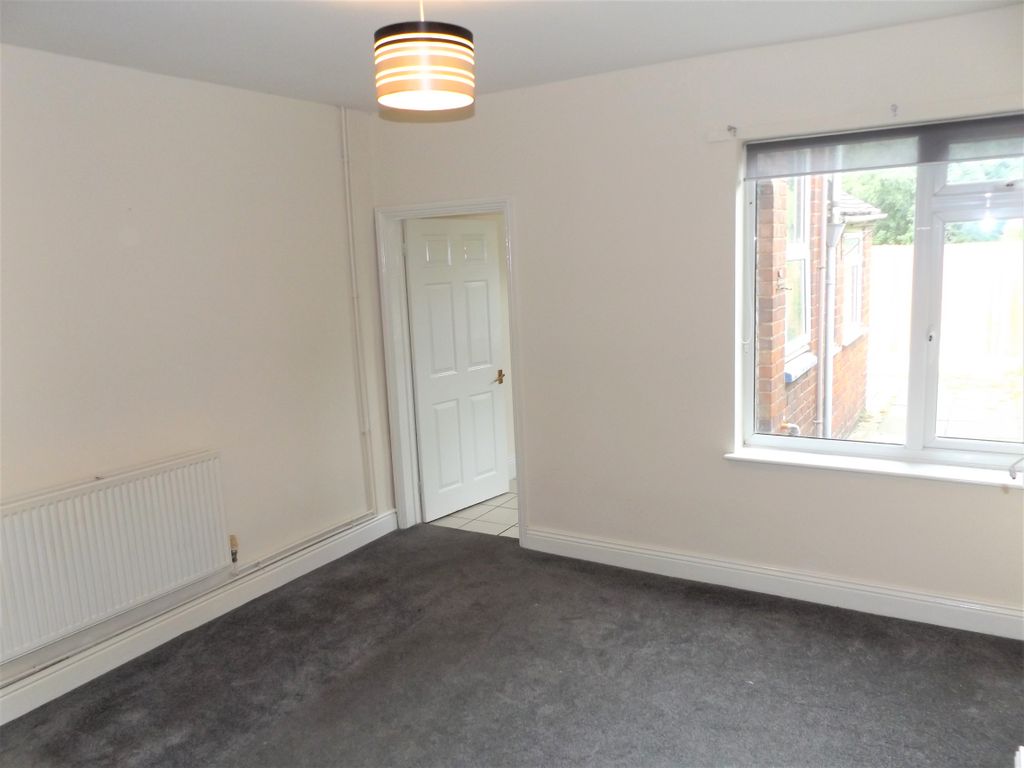 Property photo 3 of 10 Dining Room